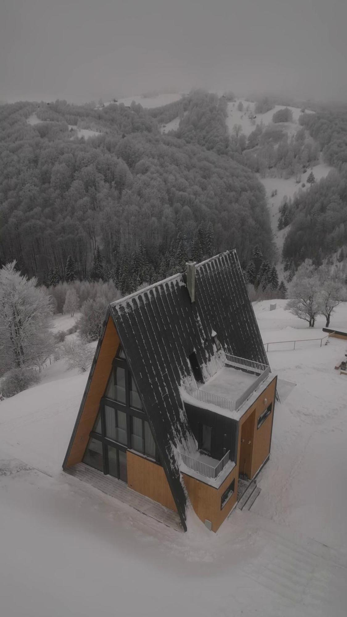 Amont Chalet Peştera المظهر الخارجي الصورة